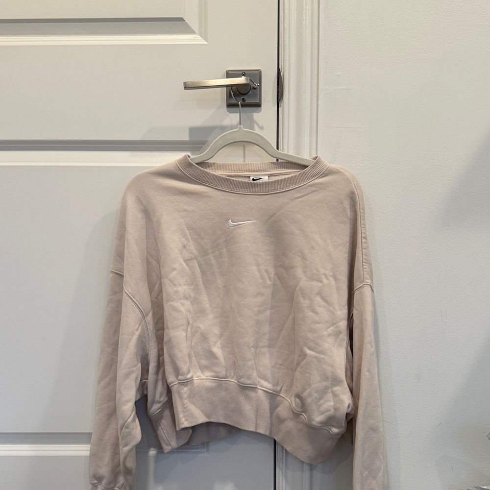 Nike Light Cream Cropped Crewneck Sweatshirt